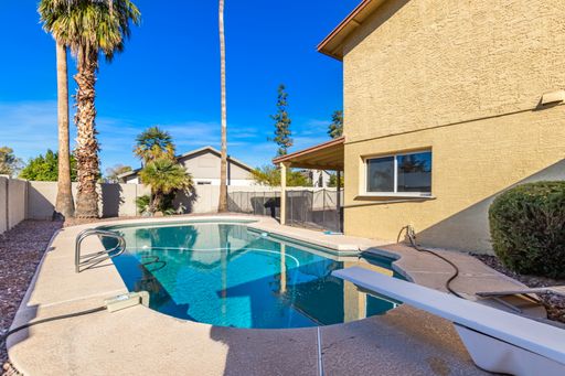 Listing photo thumbnail