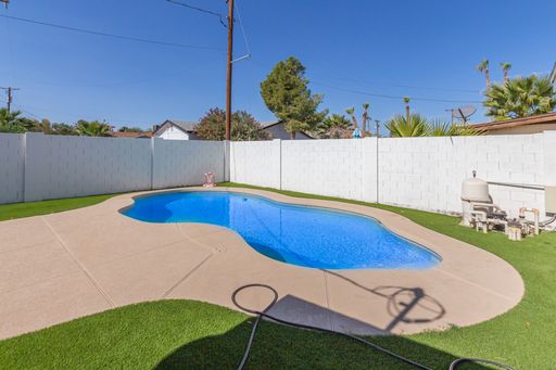Listing photo thumbnail