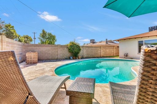 Listing photo thumbnail