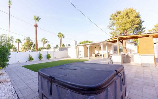 Listing photo thumbnail