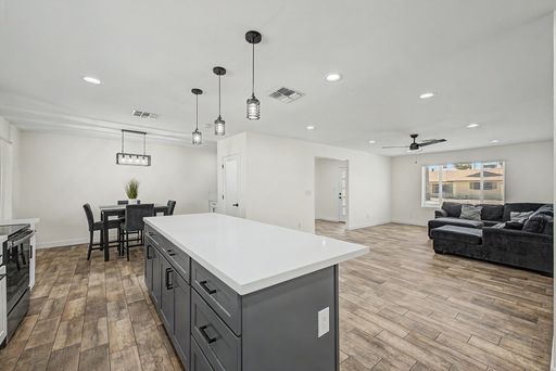 Listing photo thumbnail