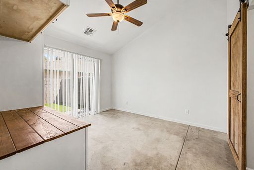 Listing photo thumbnail