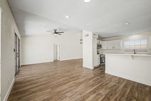 Listing photo thumbnail