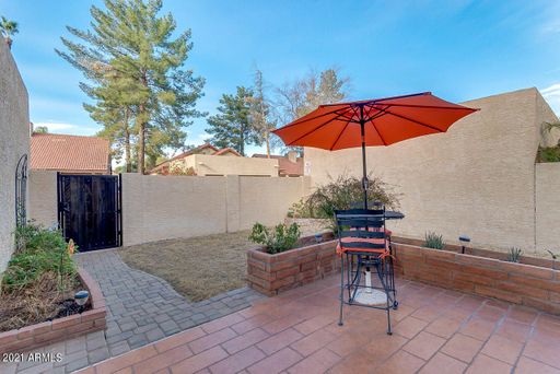 Listing photo thumbnail