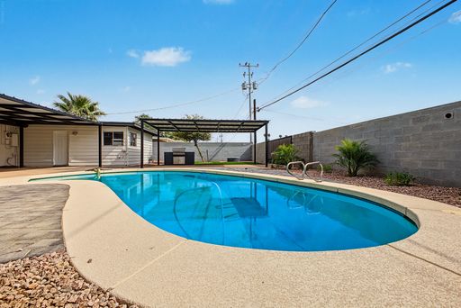 Listing photo thumbnail