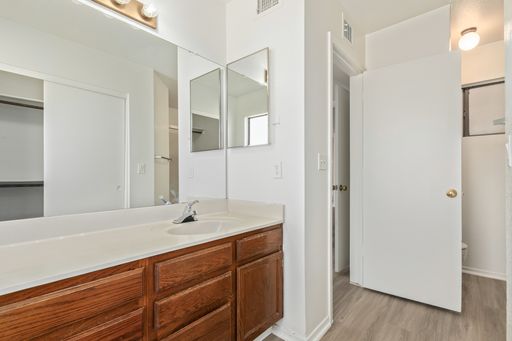 Listing photo thumbnail