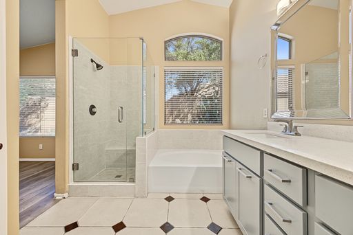 Listing photo thumbnail