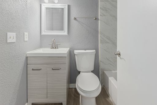 Listing photo thumbnail