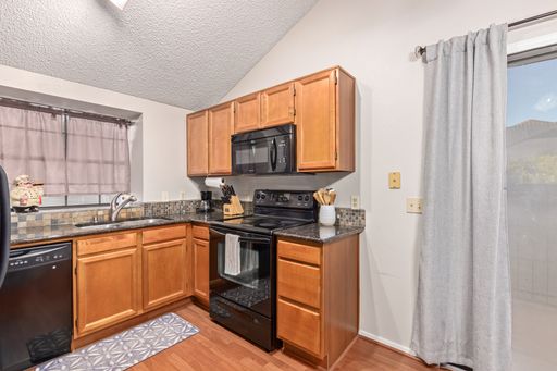 Listing photo thumbnail