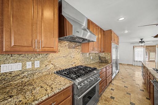 Listing photo thumbnail