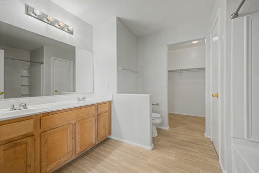 Listing photo thumbnail