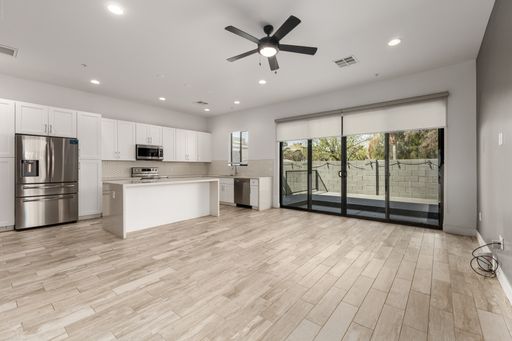 Listing photo thumbnail