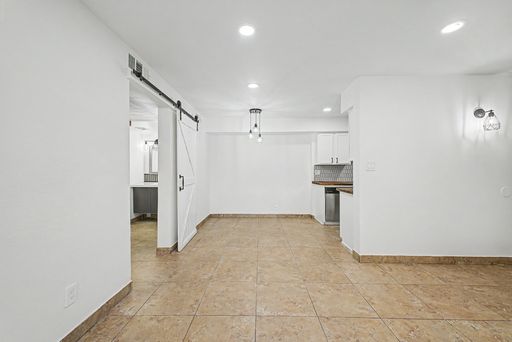 Listing photo thumbnail