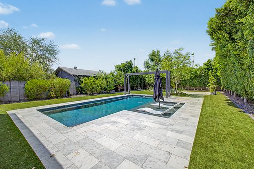 Listing photo thumbnail