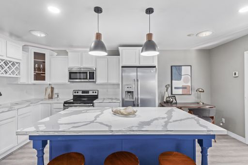 Listing photo thumbnail