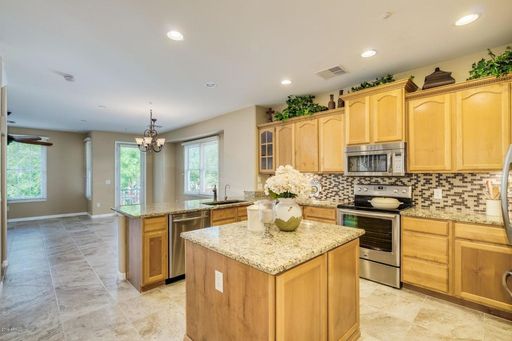 Listing photo thumbnail