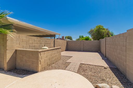 Listing photo thumbnail