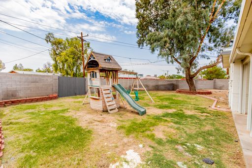 Listing photo thumbnail