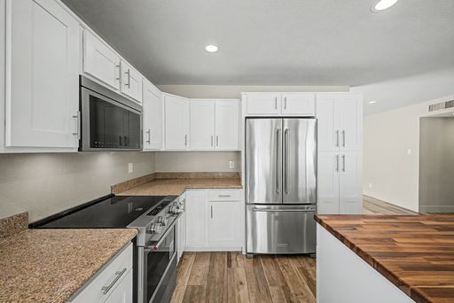 Listing photo thumbnail