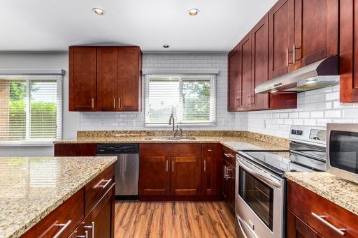 Listing photo thumbnail