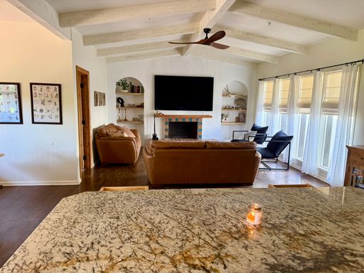 Listing photo thumbnail