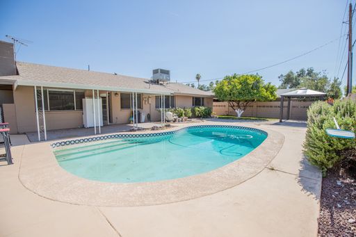 Listing photo thumbnail