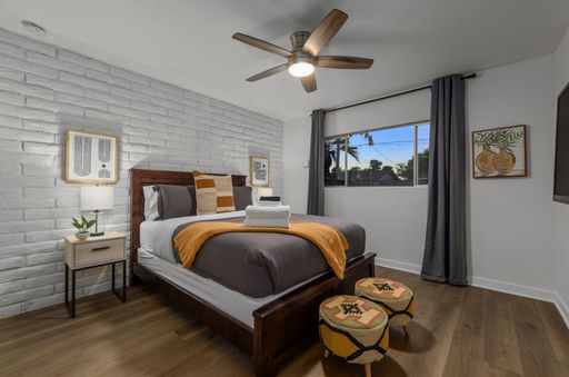 Listing photo thumbnail