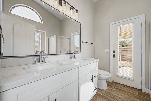 Listing photo thumbnail