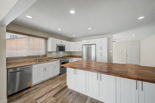 Listing photo thumbnail