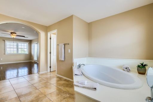 Listing photo thumbnail