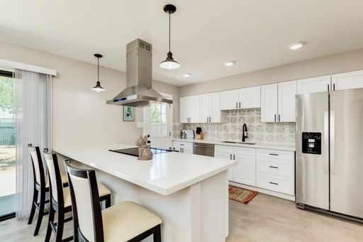 Listing photo thumbnail