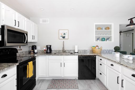 Listing photo thumbnail