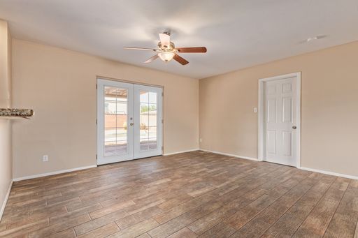 Listing photo thumbnail