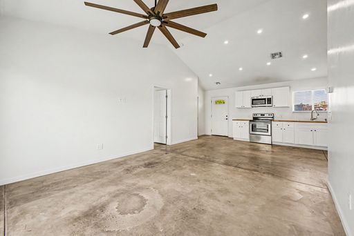 Listing photo thumbnail