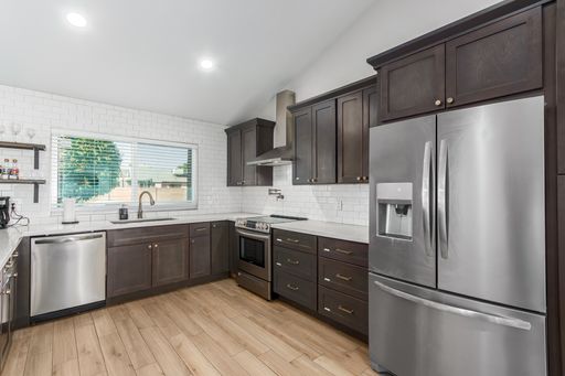 Listing photo thumbnail