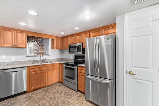 Listing photo thumbnail