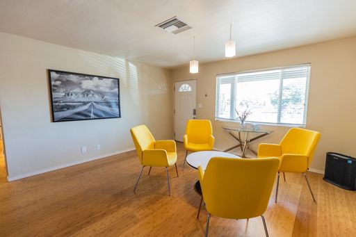 Listing photo thumbnail