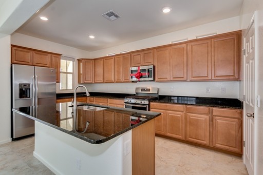 Listing photo thumbnail