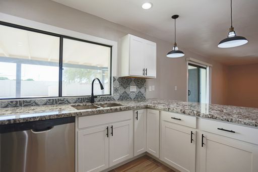 Listing photo thumbnail