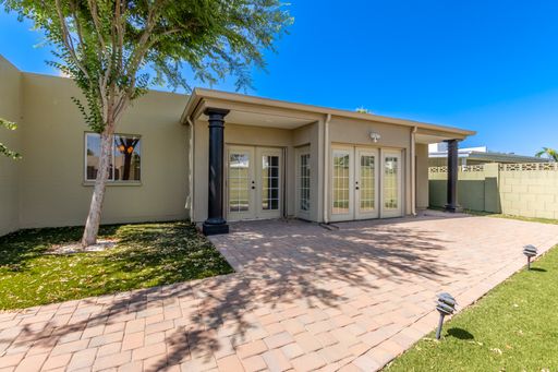 Listing photo thumbnail