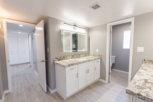 Listing photo thumbnail