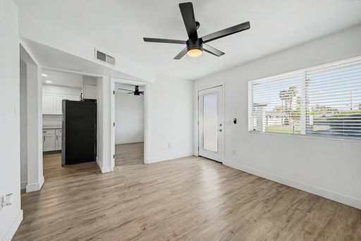 Listing photo thumbnail