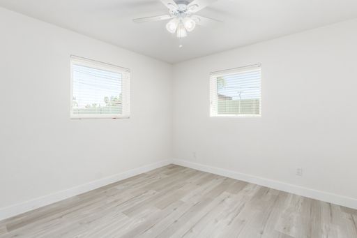 Listing photo thumbnail