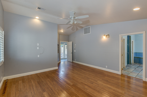 Listing photo thumbnail