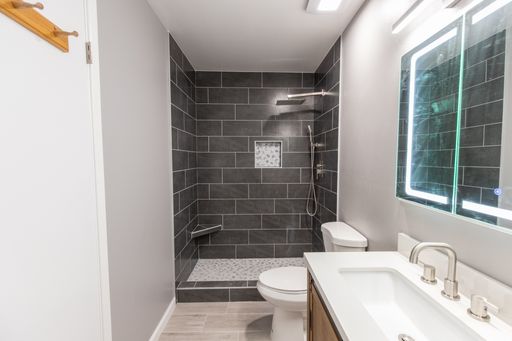 Listing photo thumbnail