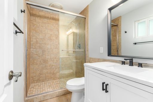 Listing photo thumbnail