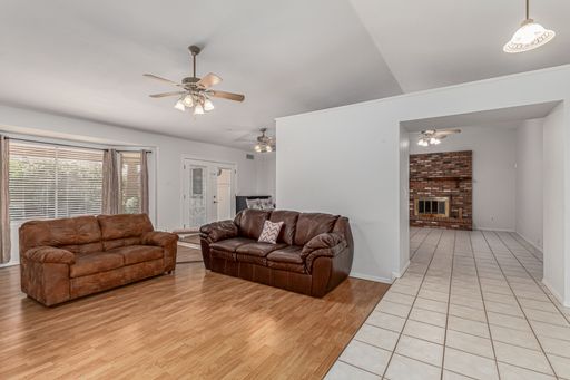 Listing photo thumbnail