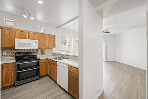 Listing photo thumbnail