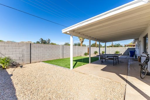 Listing photo thumbnail