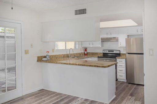 Listing photo thumbnail
